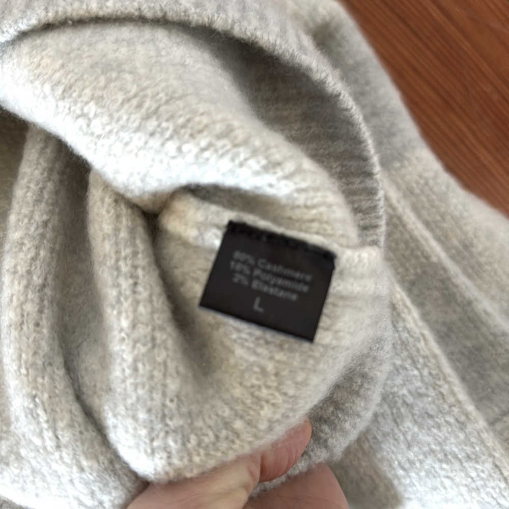 SOLD ON E BAY | Jenni Kayne L cashmere gray white check sweater - Picture 4 of 5
